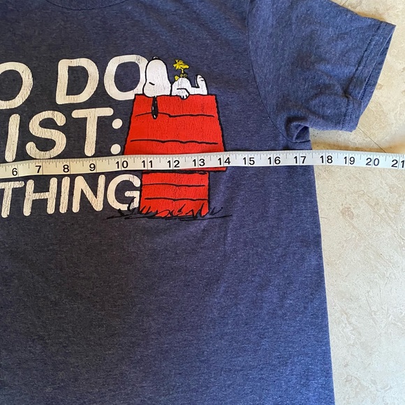 Snoopy Tshirt - Picture 5 of 8